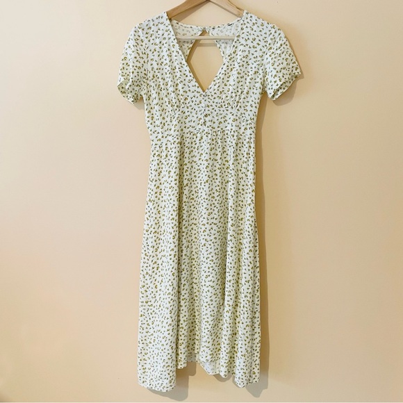 ONLY Jolie V-Neck Flutter Sleeve Midi Dress - Picture 2 of 7